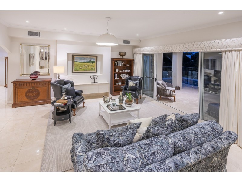 22 Glencairn Avenue, Indooroopilly QLD 4068