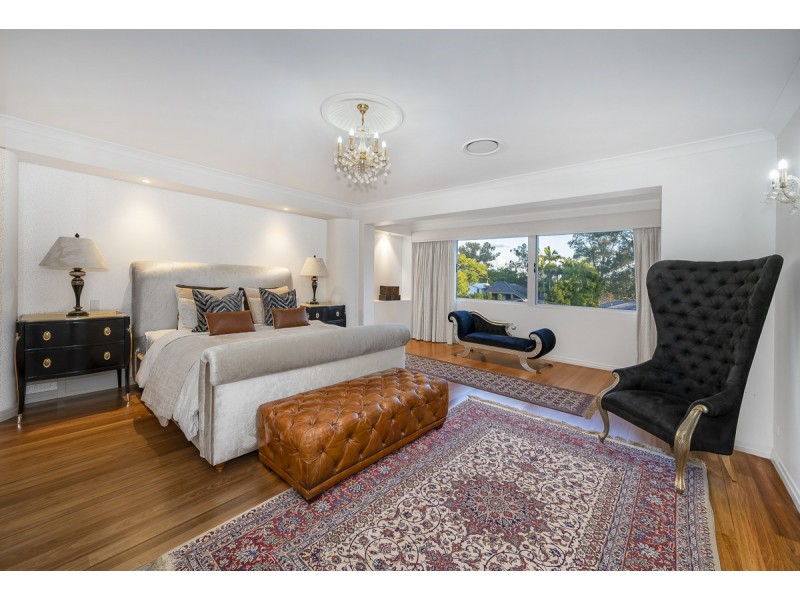 22 Glencairn Avenue, Indooroopilly QLD 4068