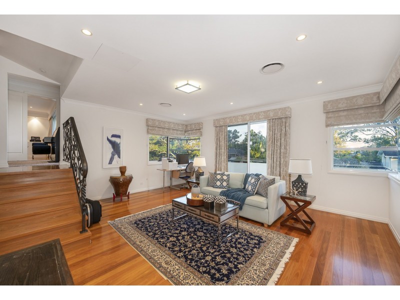 22 Glencairn Avenue, Indooroopilly QLD 4068