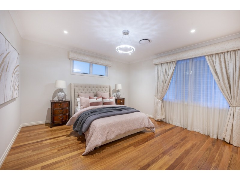 22 Glencairn Avenue, Indooroopilly QLD 4068