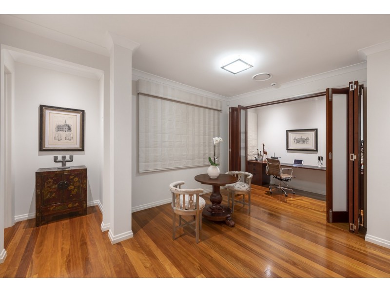 22 Glencairn Avenue, Indooroopilly QLD 4068