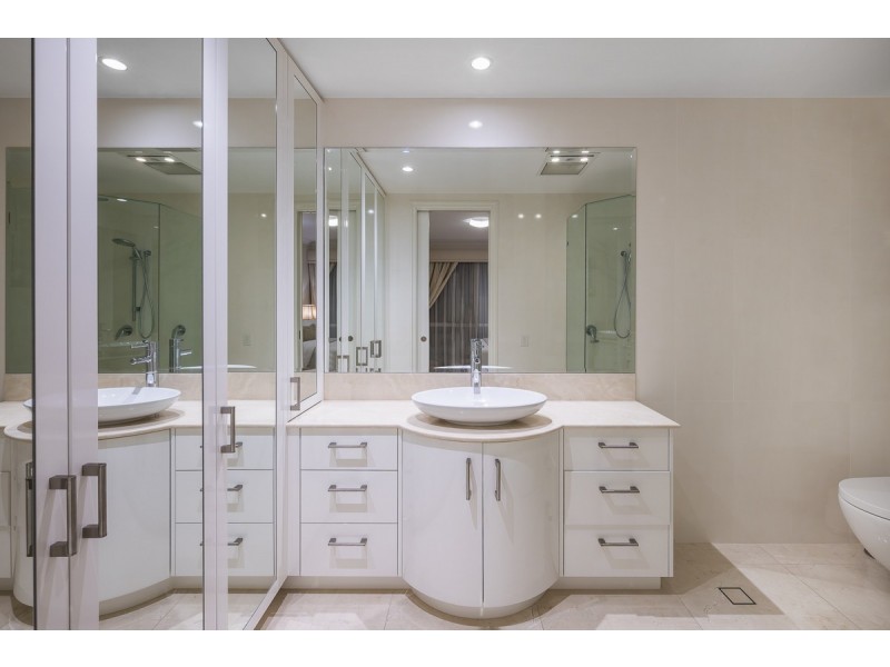 22 Glencairn Avenue, Indooroopilly QLD 4068