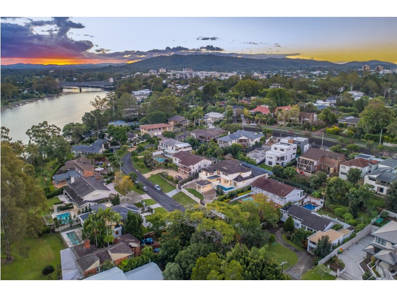 22 Glencairn Avenue, Indooroopilly QLD 4068
