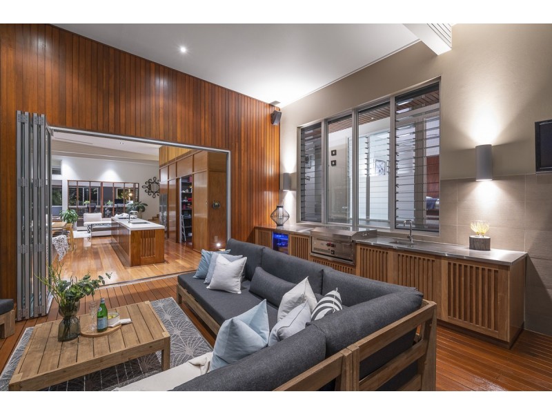 45 Royston Street, Brookfield QLD 4069