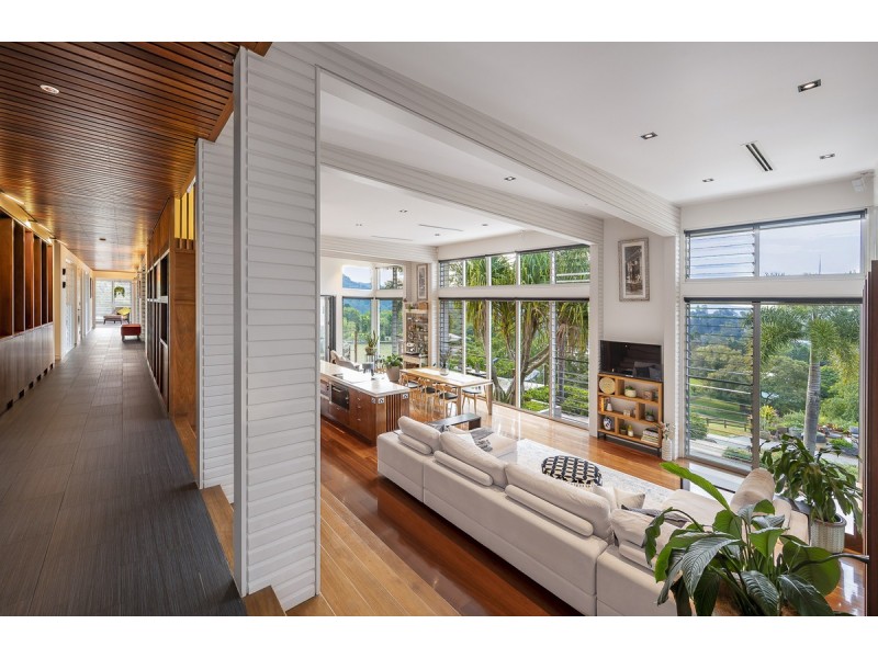 45 Royston Street, Brookfield QLD 4069