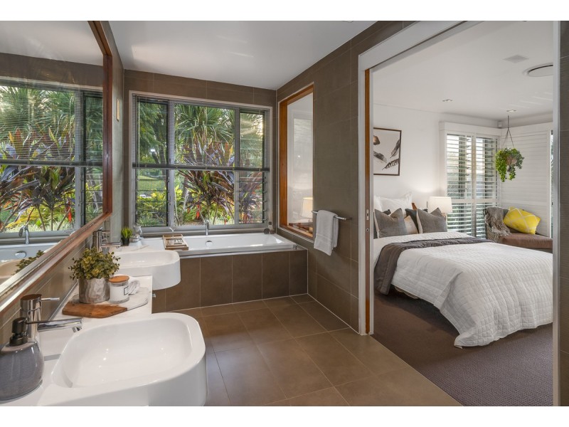 45 Royston Street, Brookfield QLD 4069