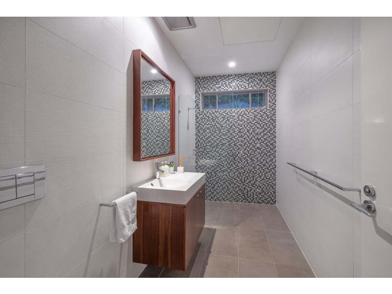 45 Royston Street, Brookfield QLD 4069