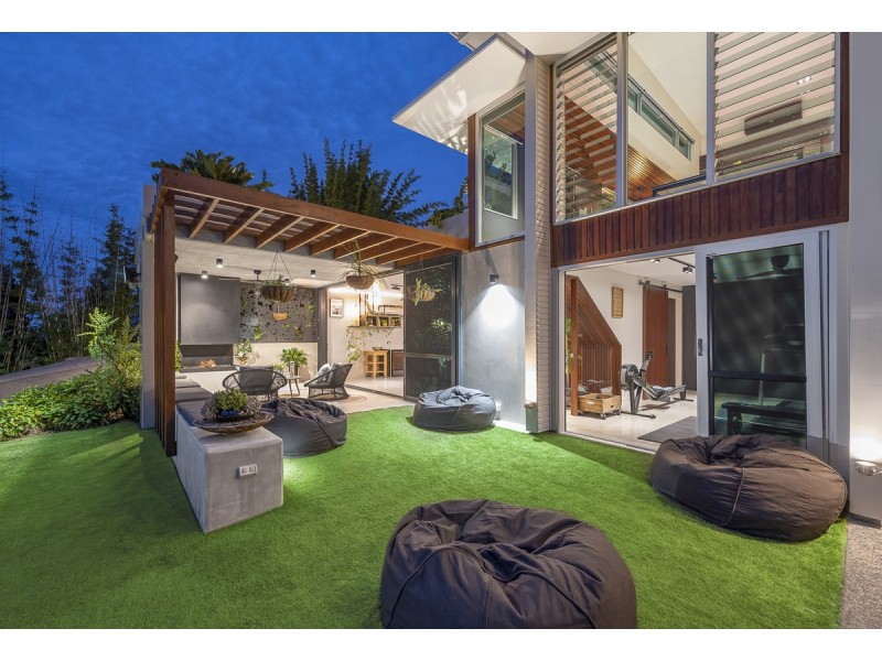 45 Royston Street, Brookfield QLD 4069