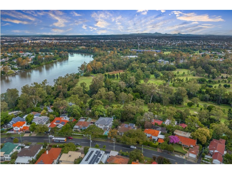 101 Hawken Drive, St Lucia QLD 4067