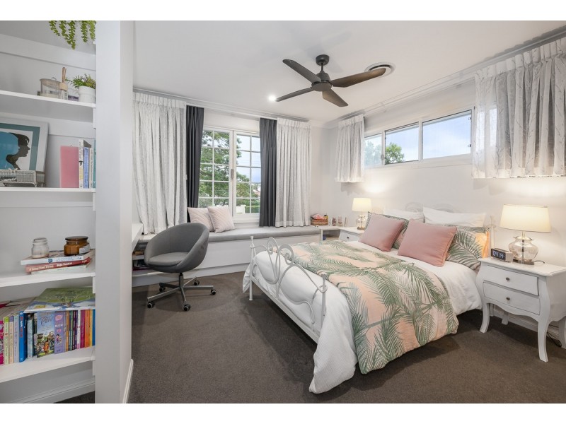 101 Hawken Drive, St Lucia QLD 4067
