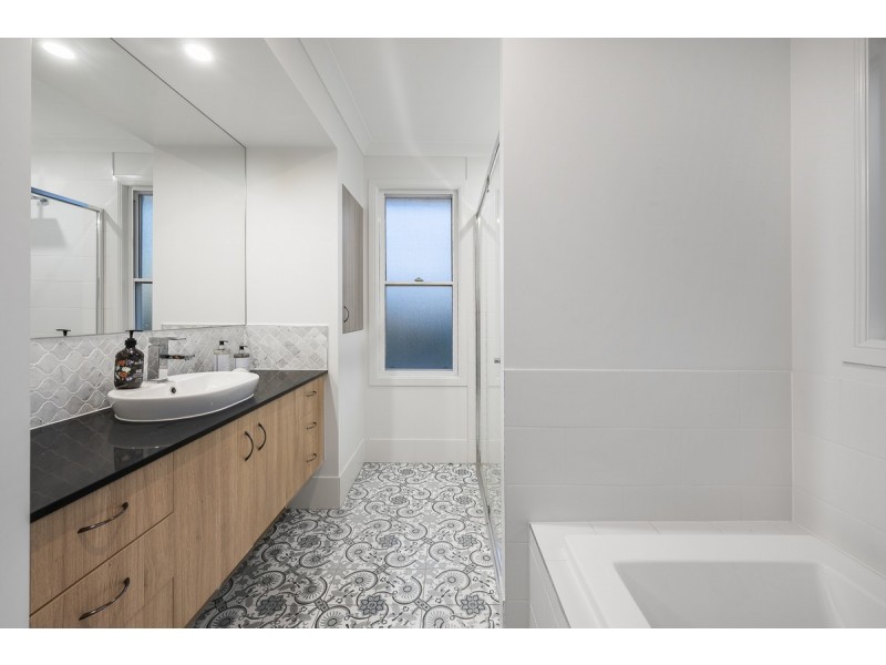 101 Hawken Drive, St Lucia QLD 4067