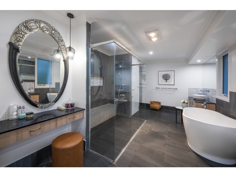 101 Hawken Drive, St Lucia QLD 4067