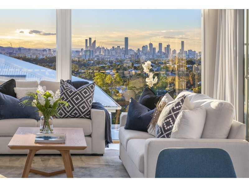 5 Harbut Street, Holland Park West QLD 4121