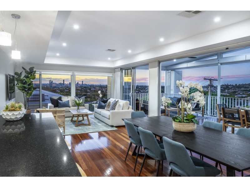 5 Harbut Street, Holland Park West QLD 4121