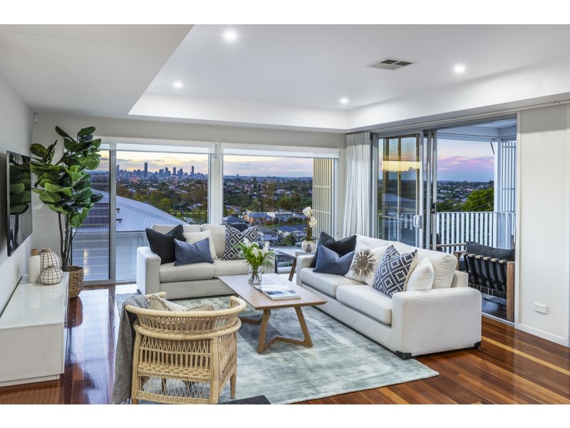 5 Harbut Street, Holland Park West QLD 4121