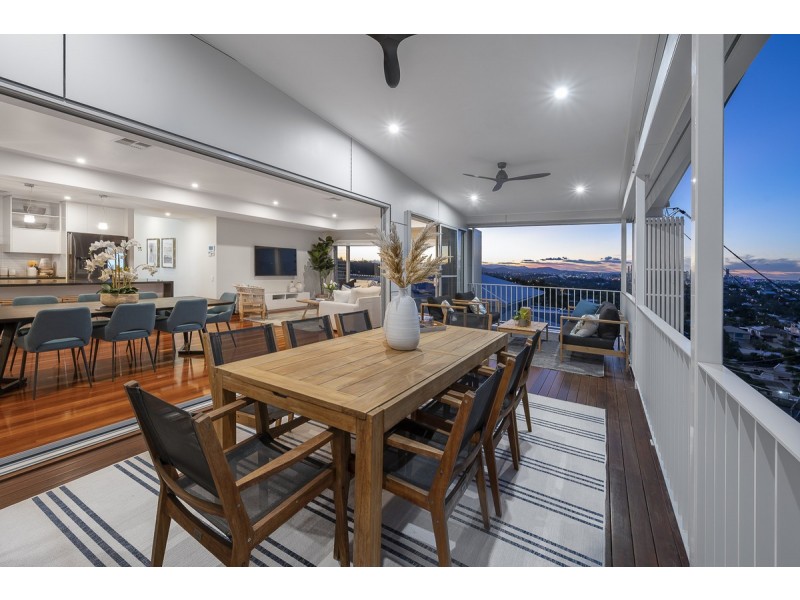 5 Harbut Street, Holland Park West QLD 4121