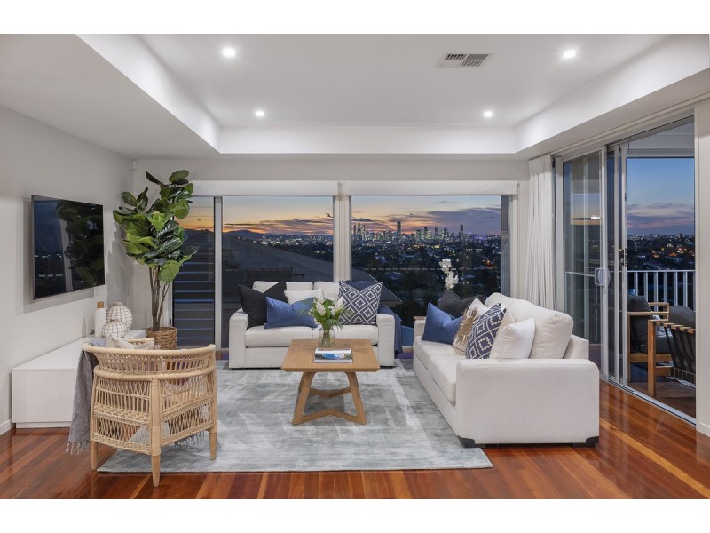 5 Harbut Street, Holland Park West QLD 4121