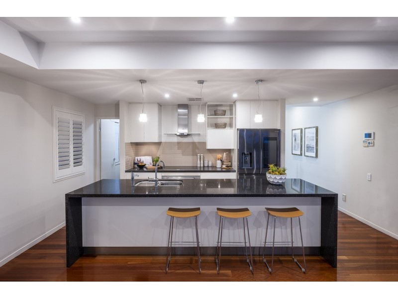 5 Harbut Street, Holland Park West QLD 4121