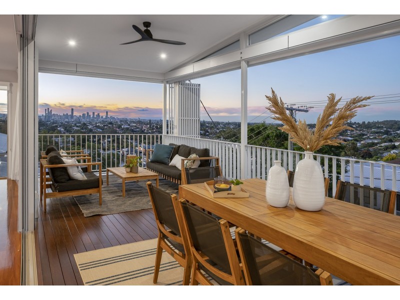 5 Harbut Street, Holland Park West QLD 4121