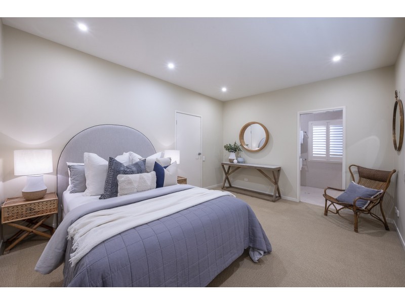 5 Harbut Street, Holland Park West QLD 4121