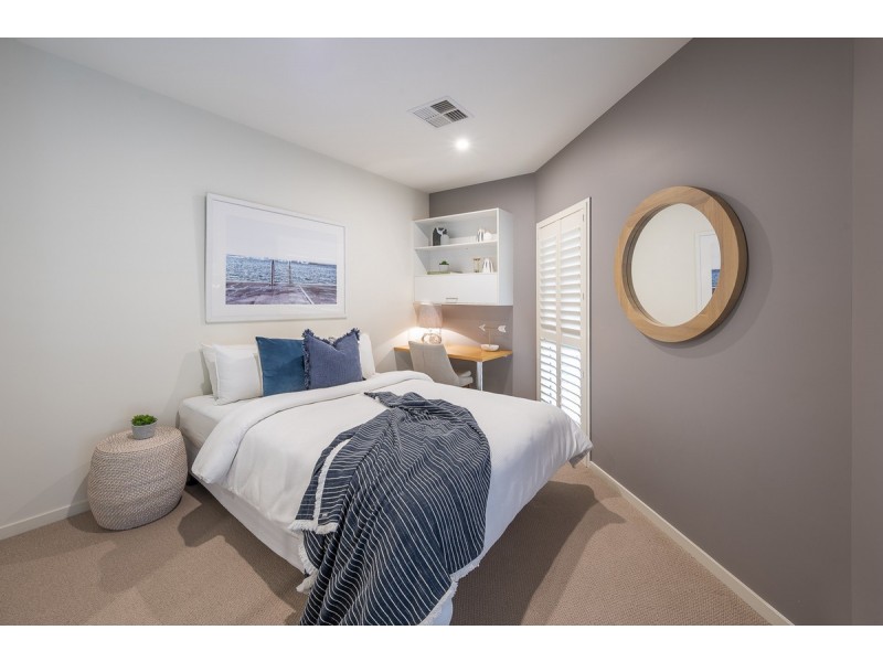 5 Harbut Street, Holland Park West QLD 4121