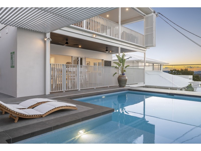 5 Harbut Street, Holland Park West QLD 4121