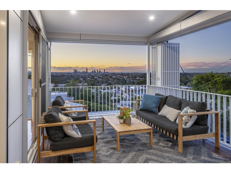 5 Harbut Street, Holland Park West QLD 4121