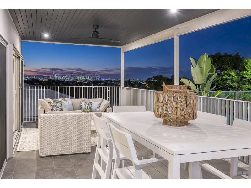 5 Harbut Street, Holland Park West QLD 4121