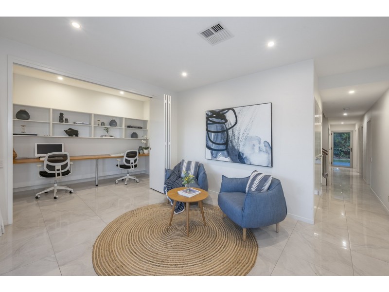 5 Harbut Street, Holland Park West QLD 4121