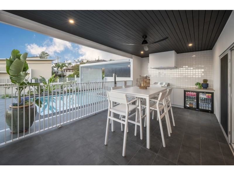 5 Harbut Street, Holland Park West QLD 4121