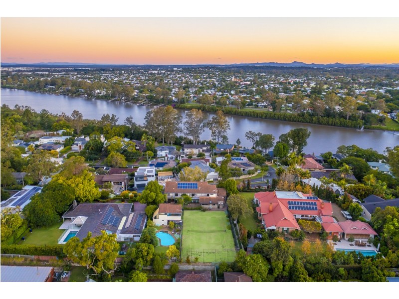 17 Glencairn Avenue, Indooroopilly QLD 4068