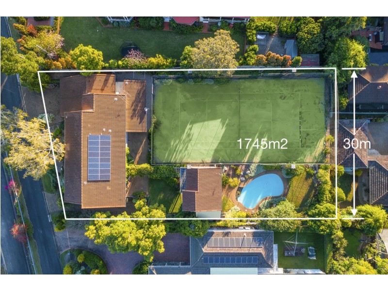 17 Glencairn Avenue, Indooroopilly QLD 4068