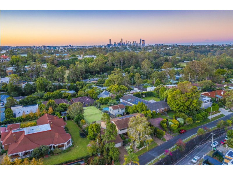 17 Glencairn Avenue, Indooroopilly QLD 4068