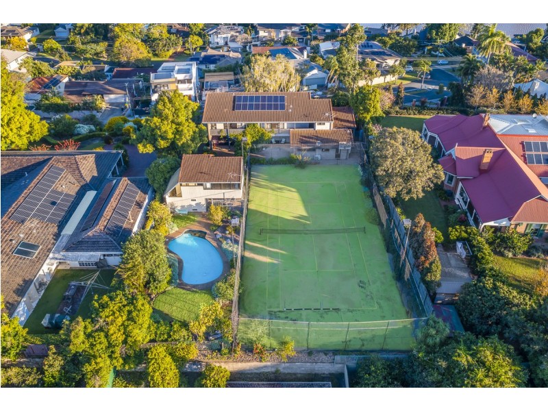 17 Glencairn Avenue, Indooroopilly QLD 4068
