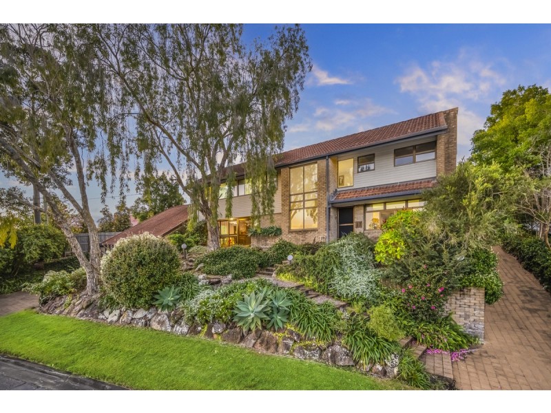 17 Glencairn Avenue, Indooroopilly QLD 4068