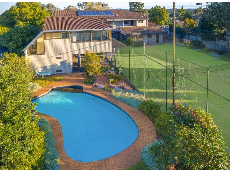 17 Glencairn Avenue, Indooroopilly QLD 4068