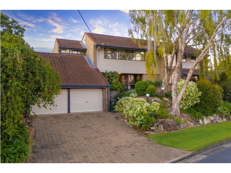 17 Glencairn Avenue, Indooroopilly QLD 4068