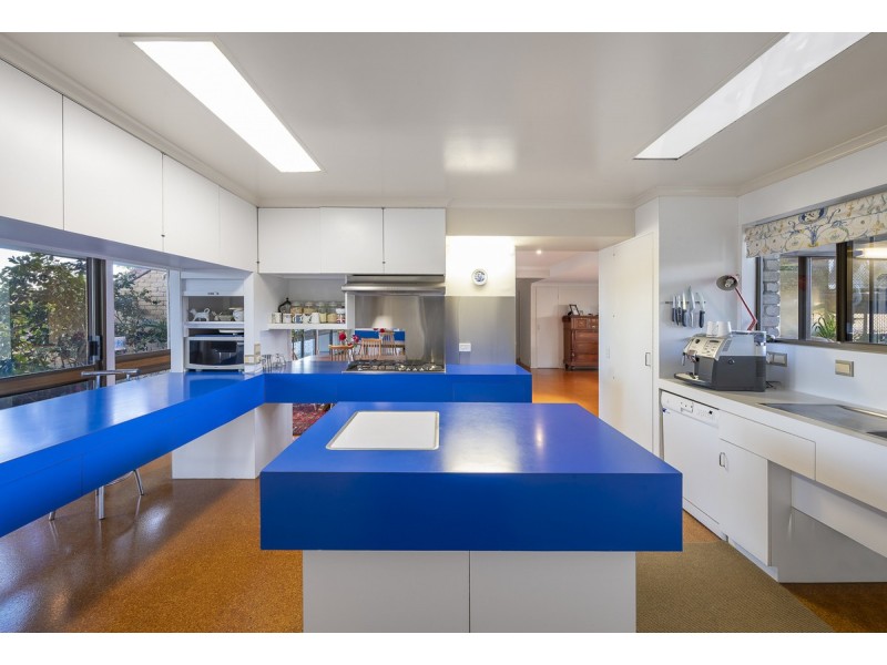 17 Glencairn Avenue, Indooroopilly QLD 4068