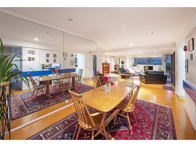 17 Glencairn Avenue, Indooroopilly QLD 4068