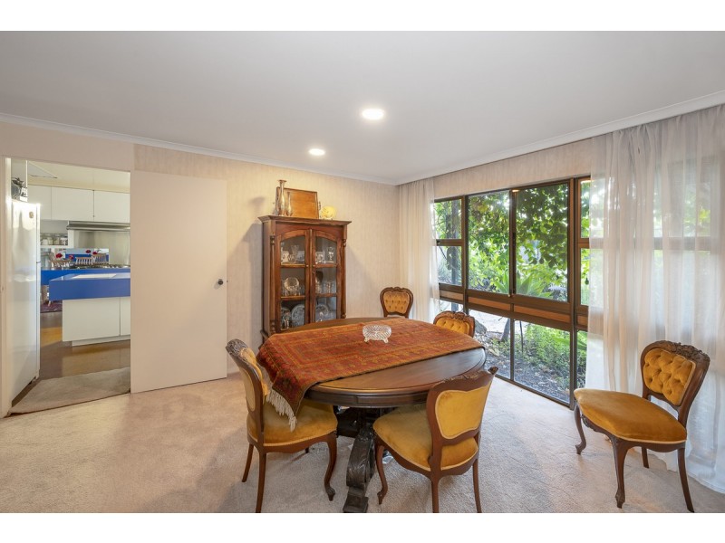 17 Glencairn Avenue, Indooroopilly QLD 4068