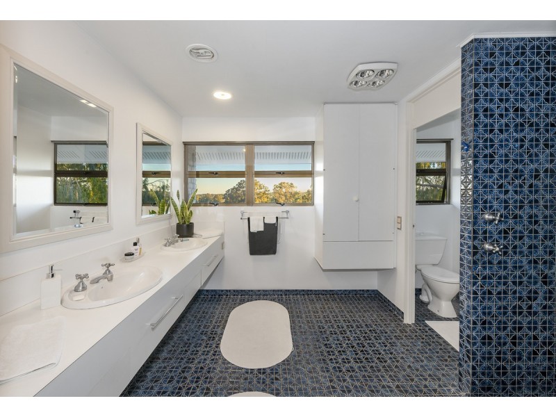 17 Glencairn Avenue, Indooroopilly QLD 4068