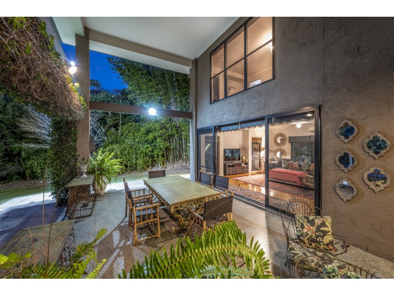 5 Robertson Place, Fig Tree Pocket QLD 4069