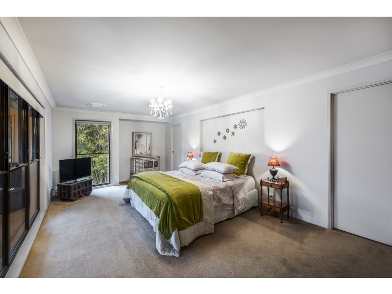 5 Robertson Place, Fig Tree Pocket QLD 4069