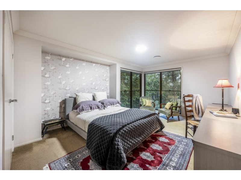 5 Robertson Place, Fig Tree Pocket QLD 4069