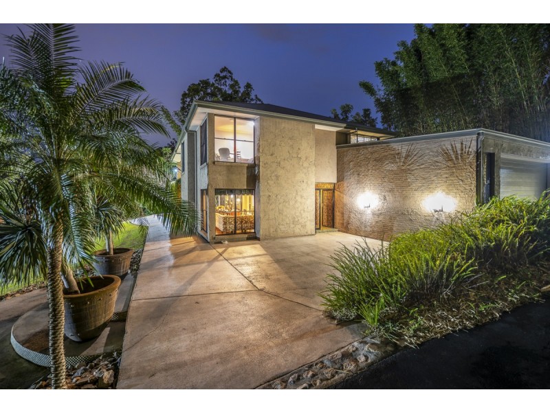 5 Robertson Place, Fig Tree Pocket QLD 4069