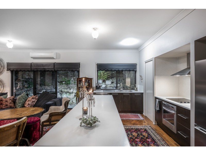 5 Robertson Place, Fig Tree Pocket QLD 4069