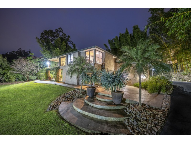 5 Robertson Place, Fig Tree Pocket QLD 4069