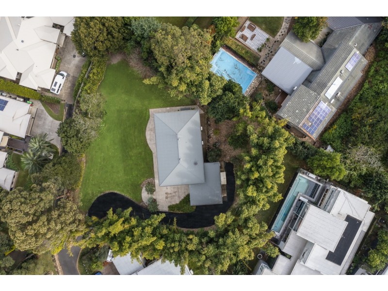 5 Robertson Place, Fig Tree Pocket QLD 4069