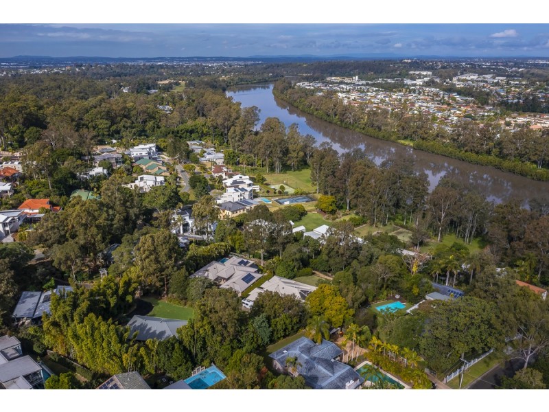 5 Robertson Place, Fig Tree Pocket QLD 4069
