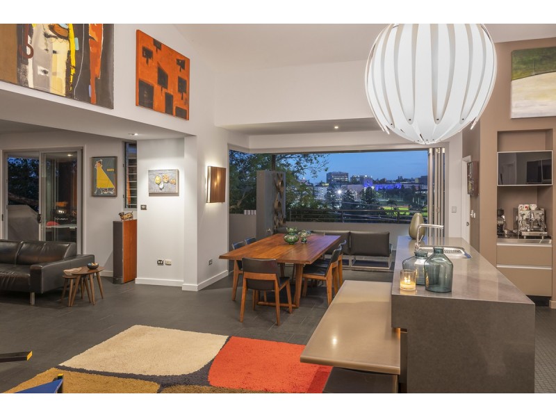 37 Saint James Street, Highgate Hill QLD 4101